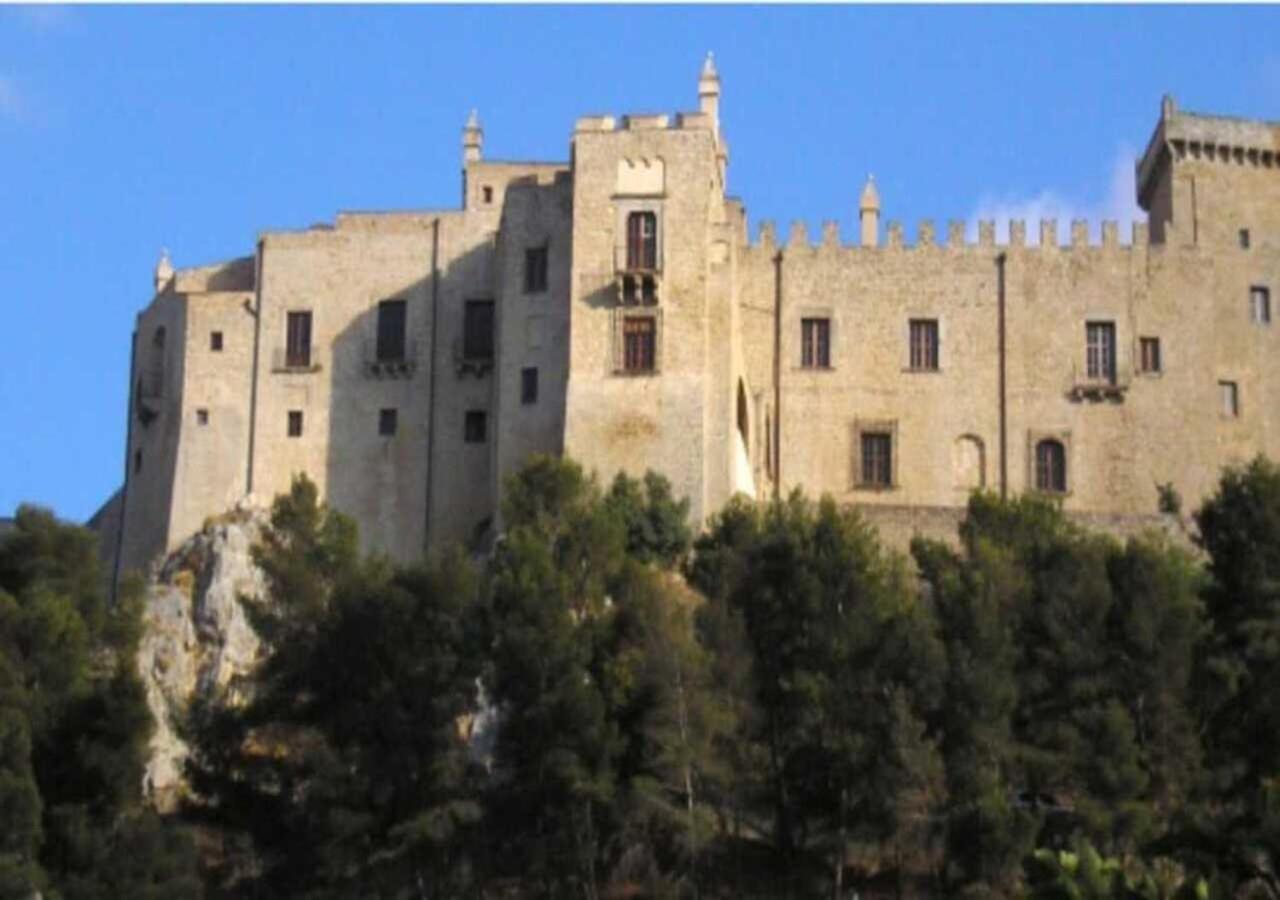 Casa Vacanza A 11 Km Dall'Aeroporto Di Palermo Carini Luaran gambar