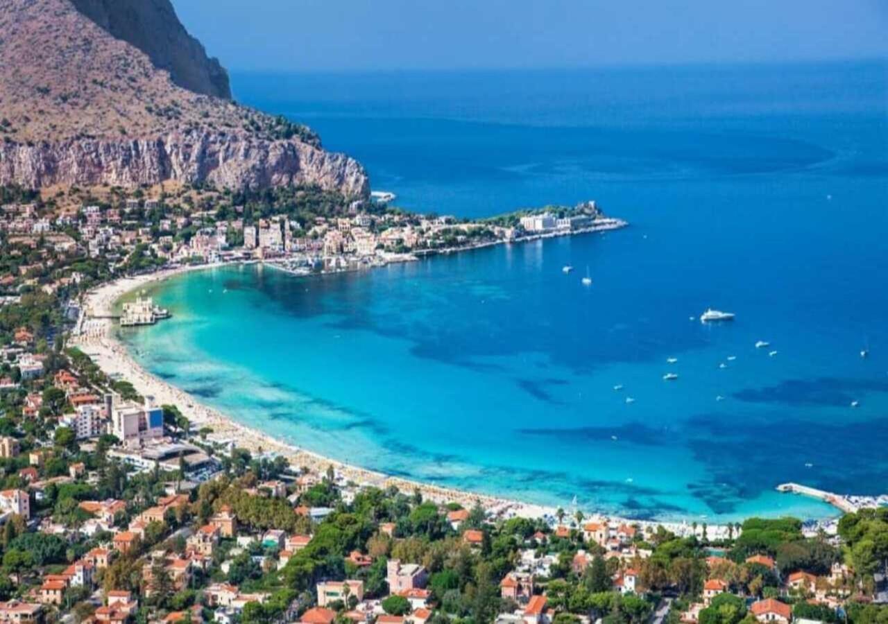 Casa Vacanza A 11 Km Dall'Aeroporto Di Palermo Carini Luaran gambar